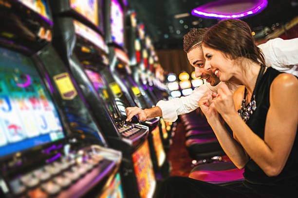 qqmercy platform showing live-dealer tables, sportsbook, and slots on mobile